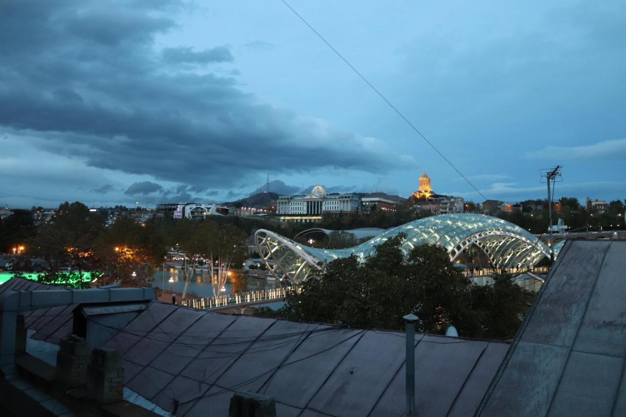 Aivani 8 Tbilisi Buitenkant foto