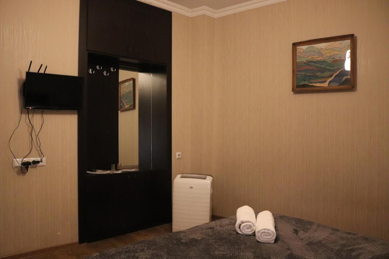 Aivani 8 Tbilisi Buitenkant foto